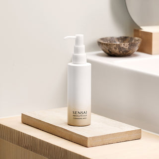 Absolute Silk Cleansing Milk - Sensai